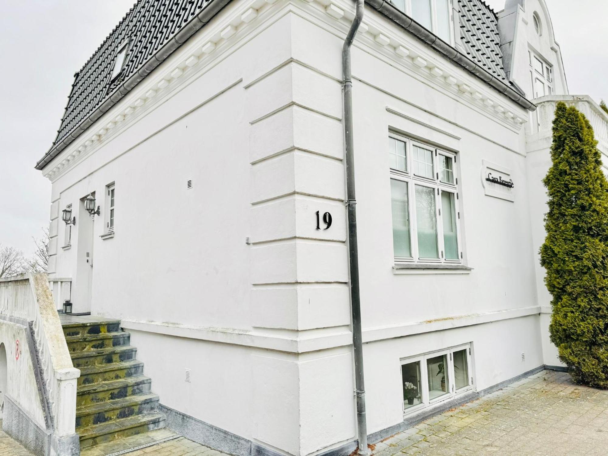 Aday - Villa Firenze - 2 Bedrooms Bright Apartment Aalborg Extérieur photo